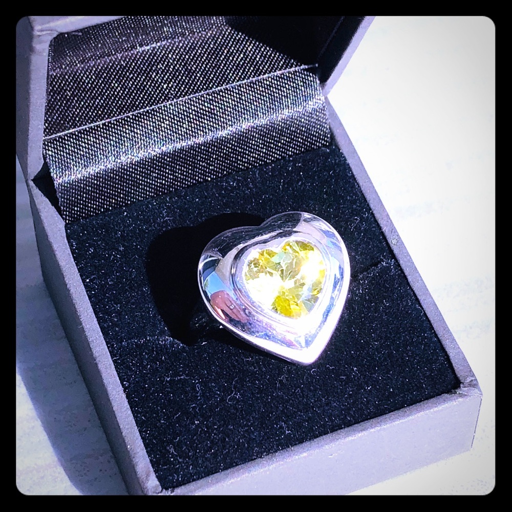 SOLD!! Heart Ring ❤️ in Lemon Citrine 🍋